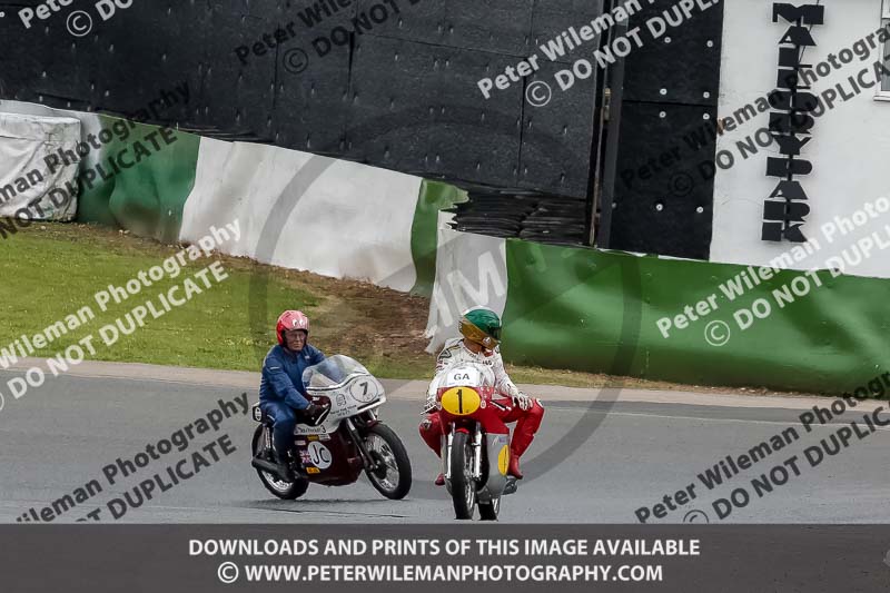 Vintage motorcycle club;eventdigitalimages;mallory park;mallory park trackday photographs;no limits trackdays;peter wileman photography;trackday digital images;trackday photos;vmcc festival 1000 bikes photographs